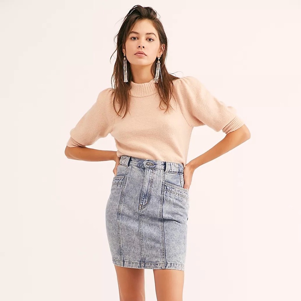NWOT Free People Sienna Seamed Mini Skirt Light Wash Zipper Closure Back Size 25